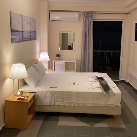 Dina Apartment Атина Екстериор снимка
